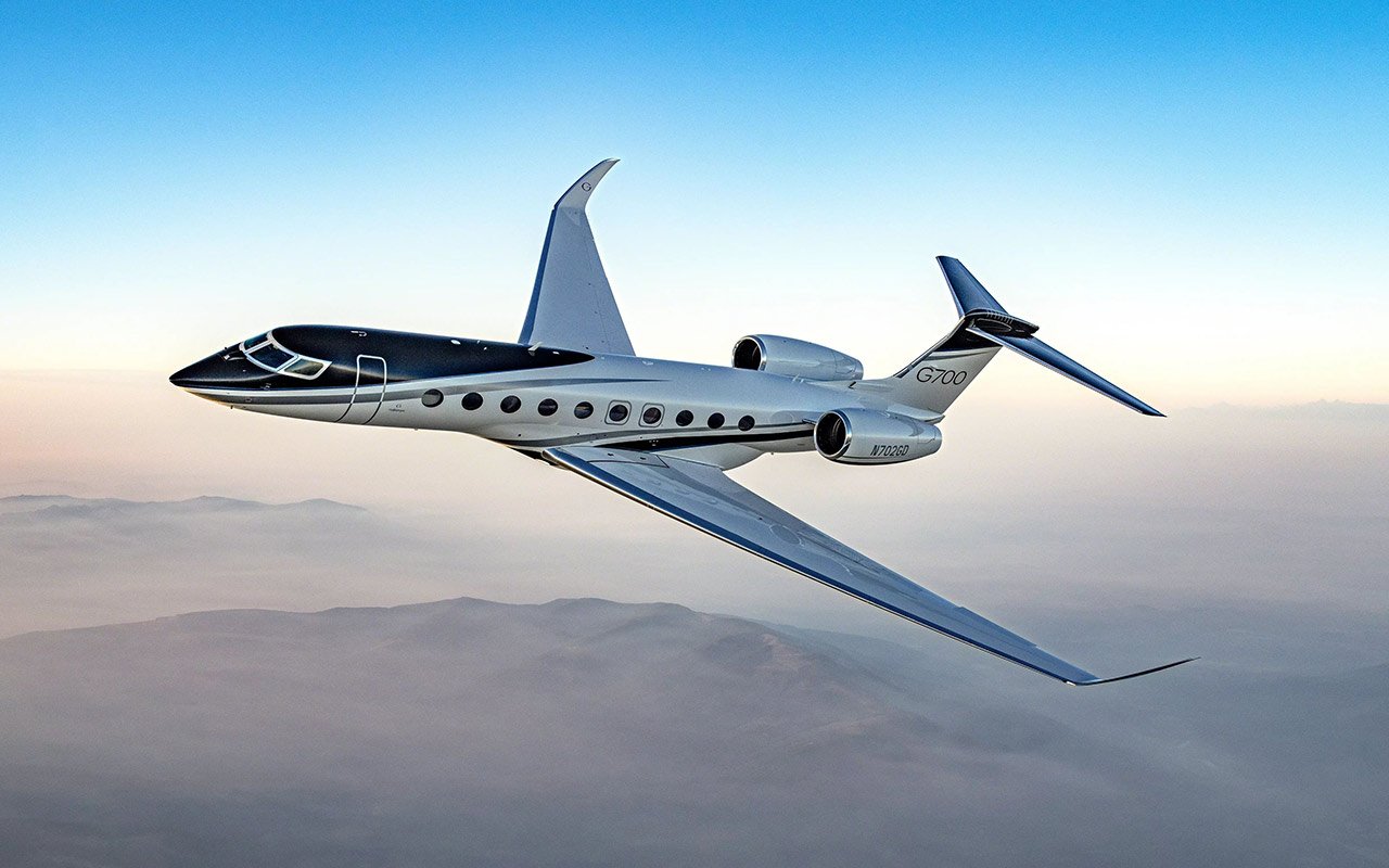 Gulfstream G700 Private Jet BEGINS CUSTOMER DELIVERIES